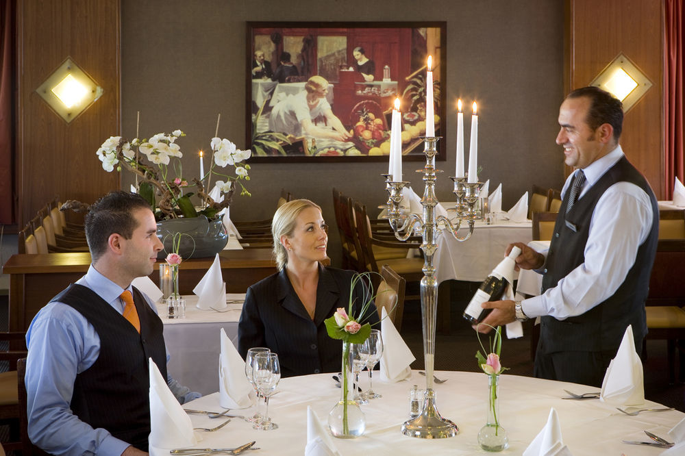 Van Der Valk Hotel Stein Урмонд Экстерьер фото